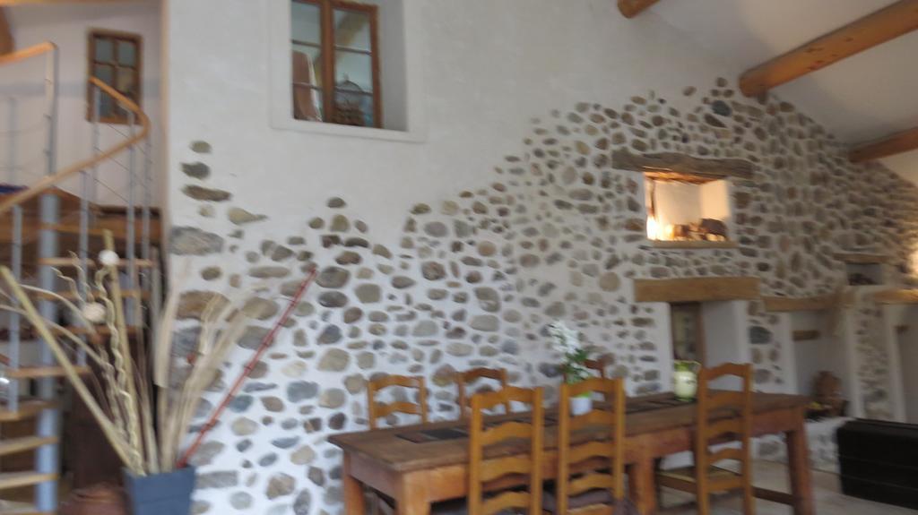 Les Gites D'Eliane Laragne Room photo